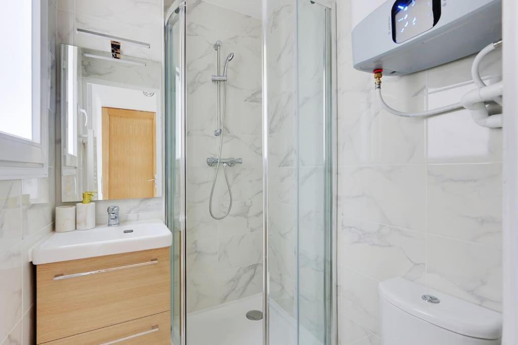 Appartement Suite Aux Portes De Paris Clichy Dış mekan fotoğraf